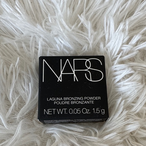NARS Bronzing Powder in Black Packaging - Picture 1 of 2
